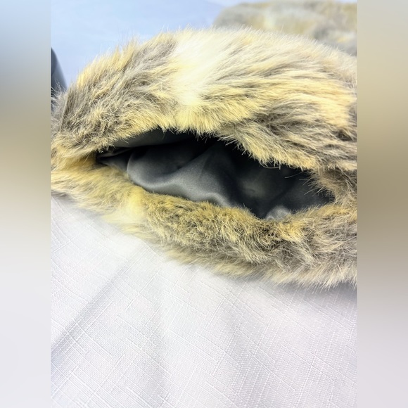 Faux Fur Stocking 18” Long - Picture 4 of 6